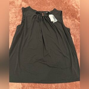 NWT women’s plus black shell tank. Size 1X.